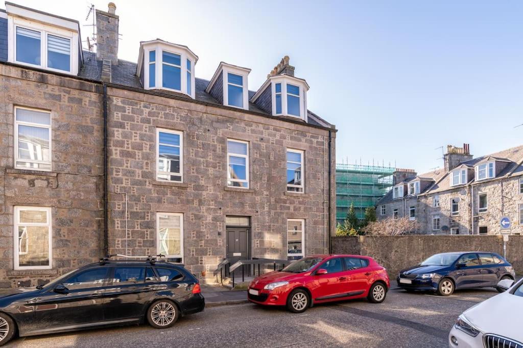 West End @ Netflix @ Newly Built Apartamento Aberdeen Exterior foto